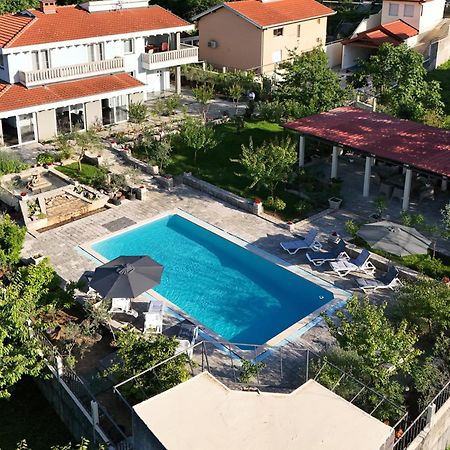 Pool House Maslina Διαμέρισμα Μόσταρ Εξωτερικό φωτογραφία